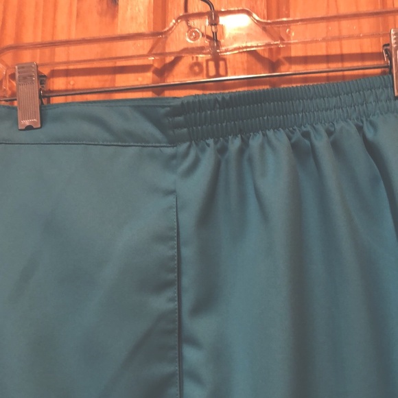 Alfred Dunner Capri pants - Picture 2 of 7